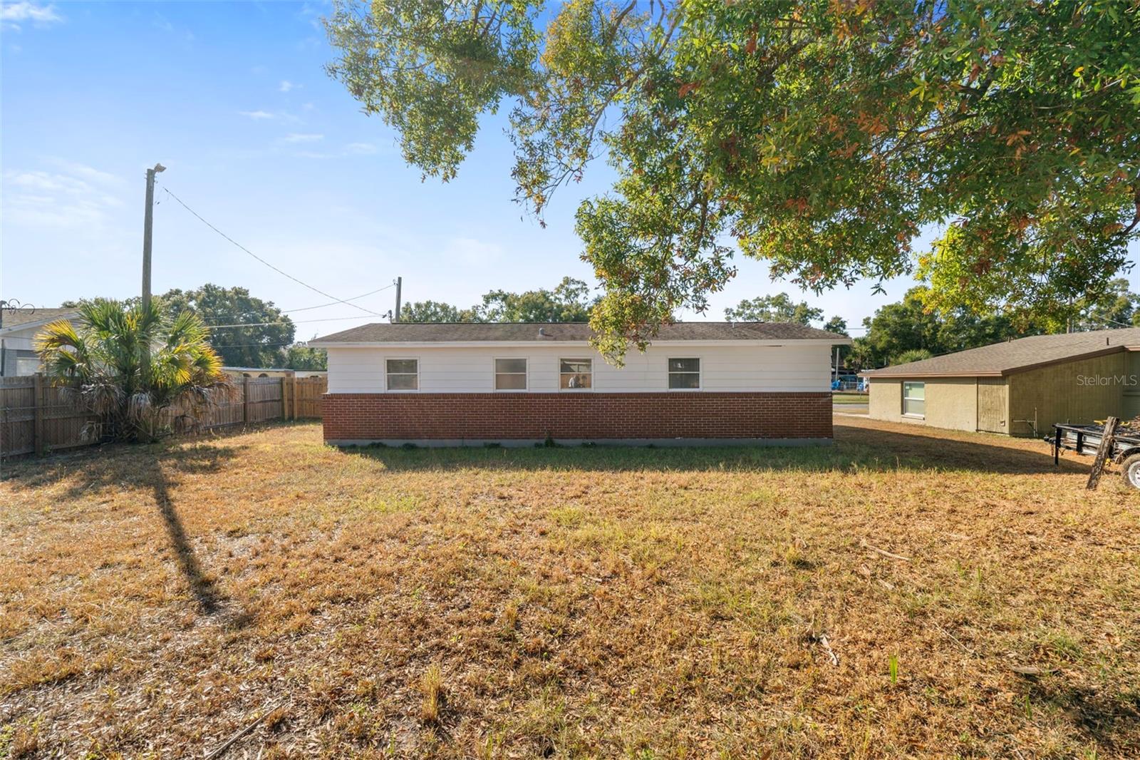 Listing photo id 26 for 8310 Croton Avenue