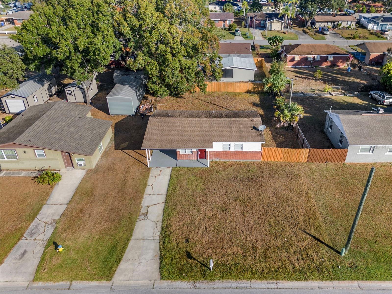 Listing photo id 27 for 8310 Croton Avenue