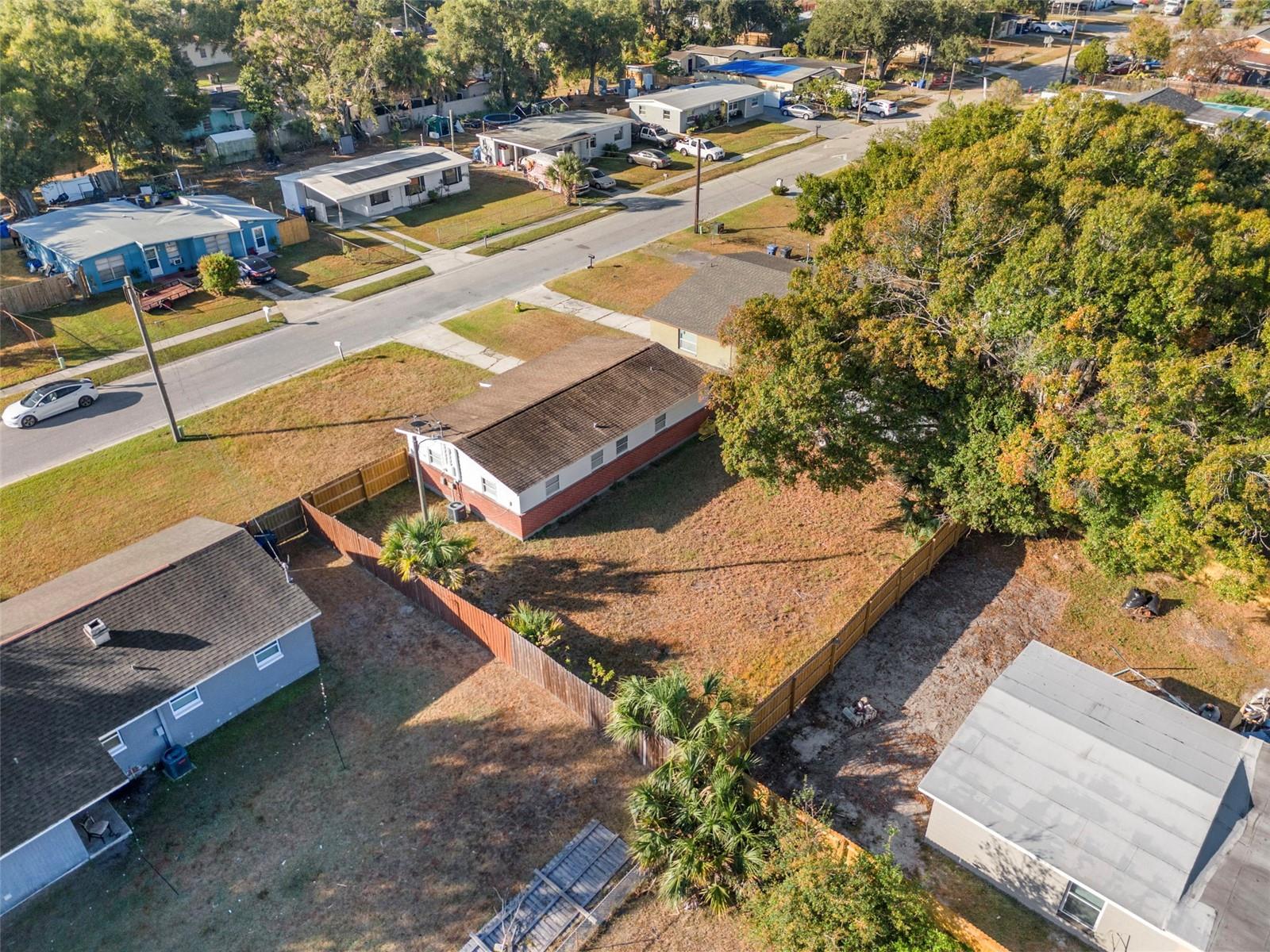 Listing photo id 28 for 8310 Croton Avenue