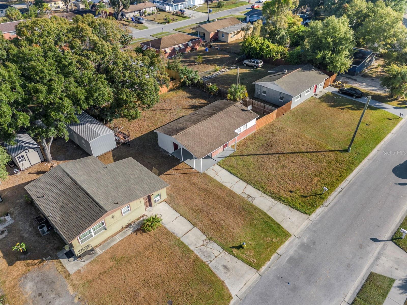 Listing photo id 29 for 8310 Croton Avenue