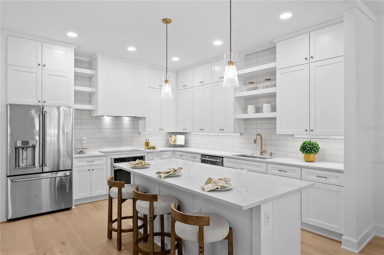 Image 17 of 60 For 450 Gilman Place N