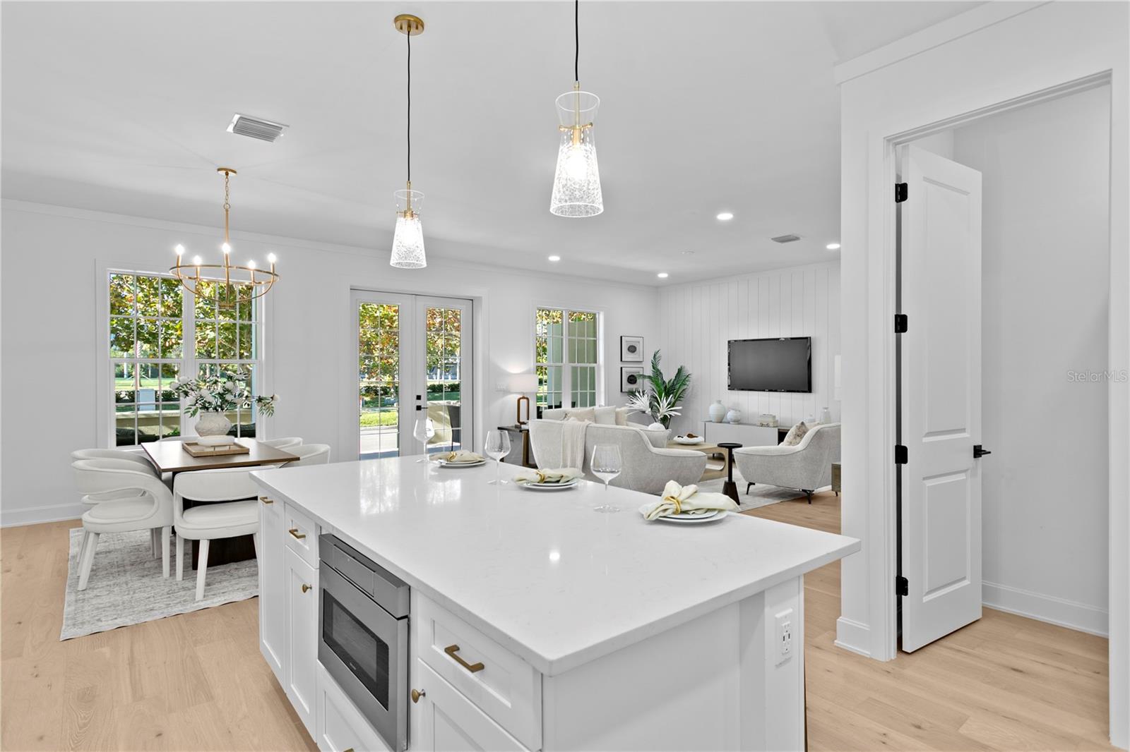 Image 19 of 60 For 450 Gilman Place N