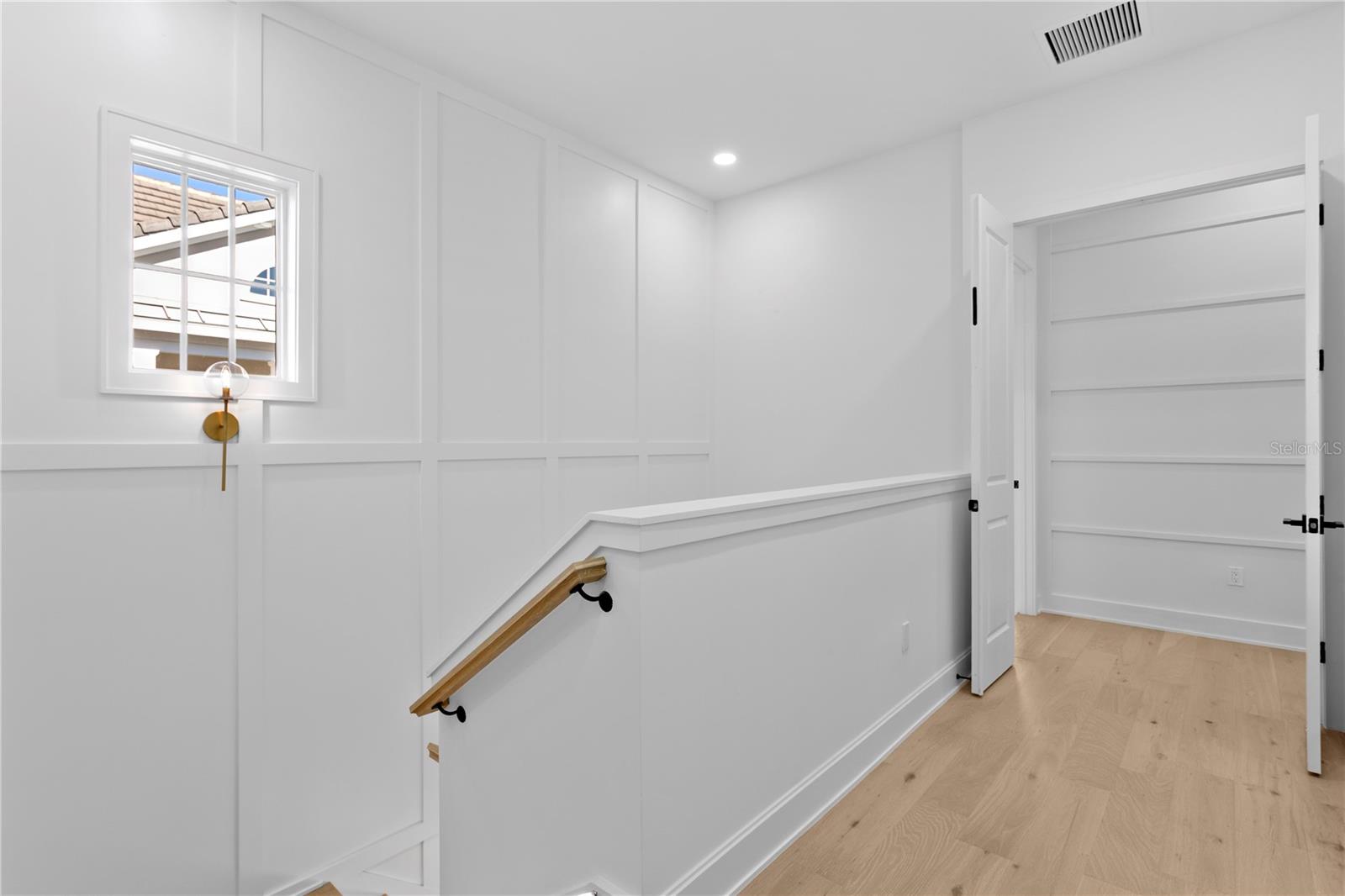 Image 24 of 60 For 450 Gilman Place N