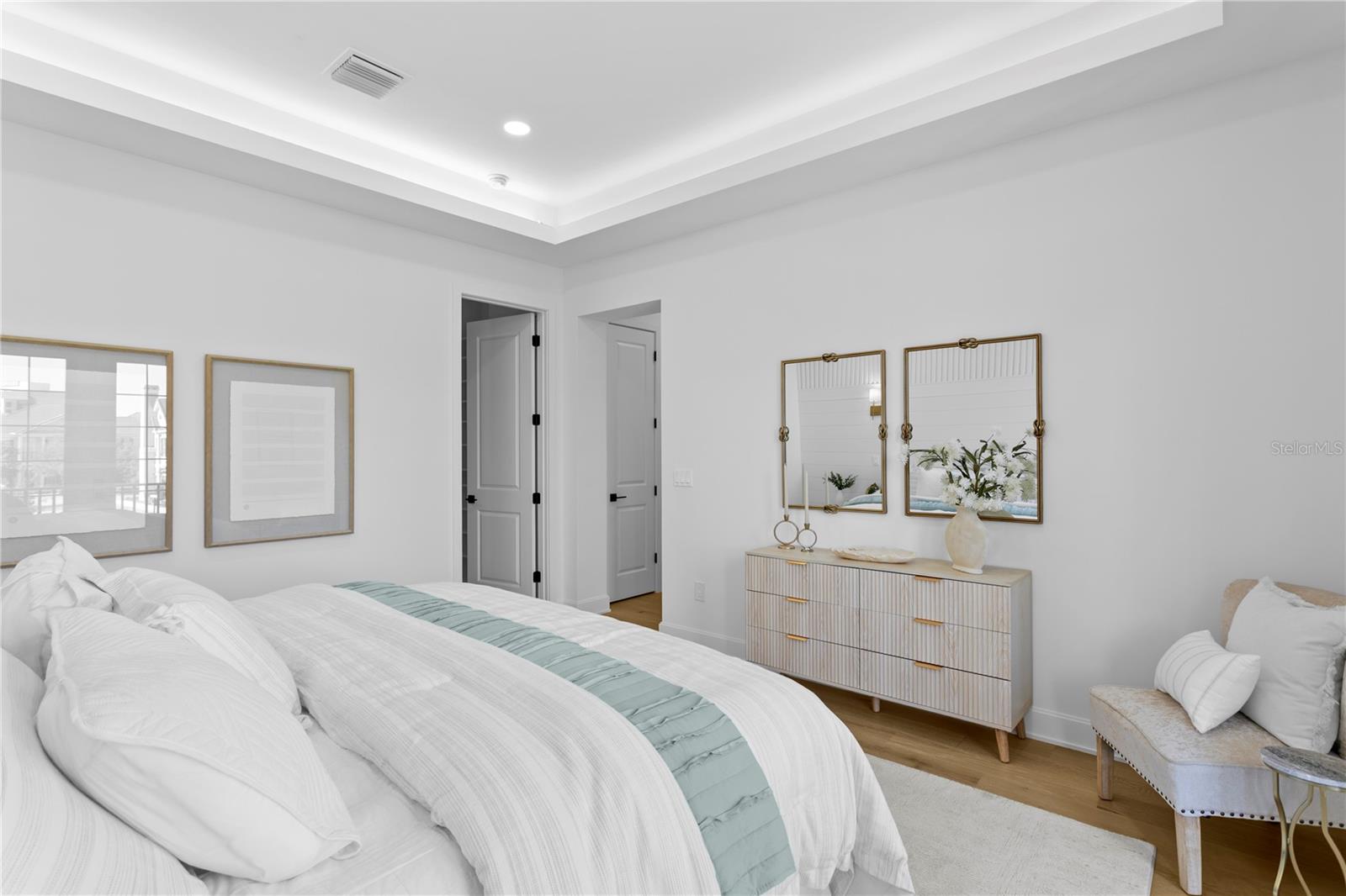 Image 31 of 60 For 450 Gilman Place N