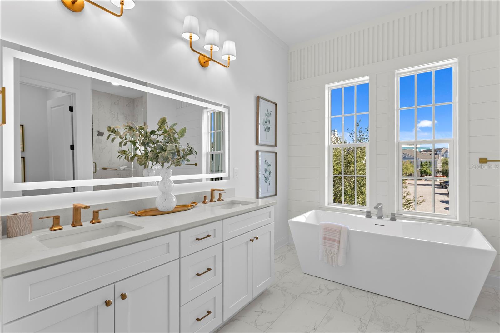 Image 32 of 60 For 450 Gilman Place N