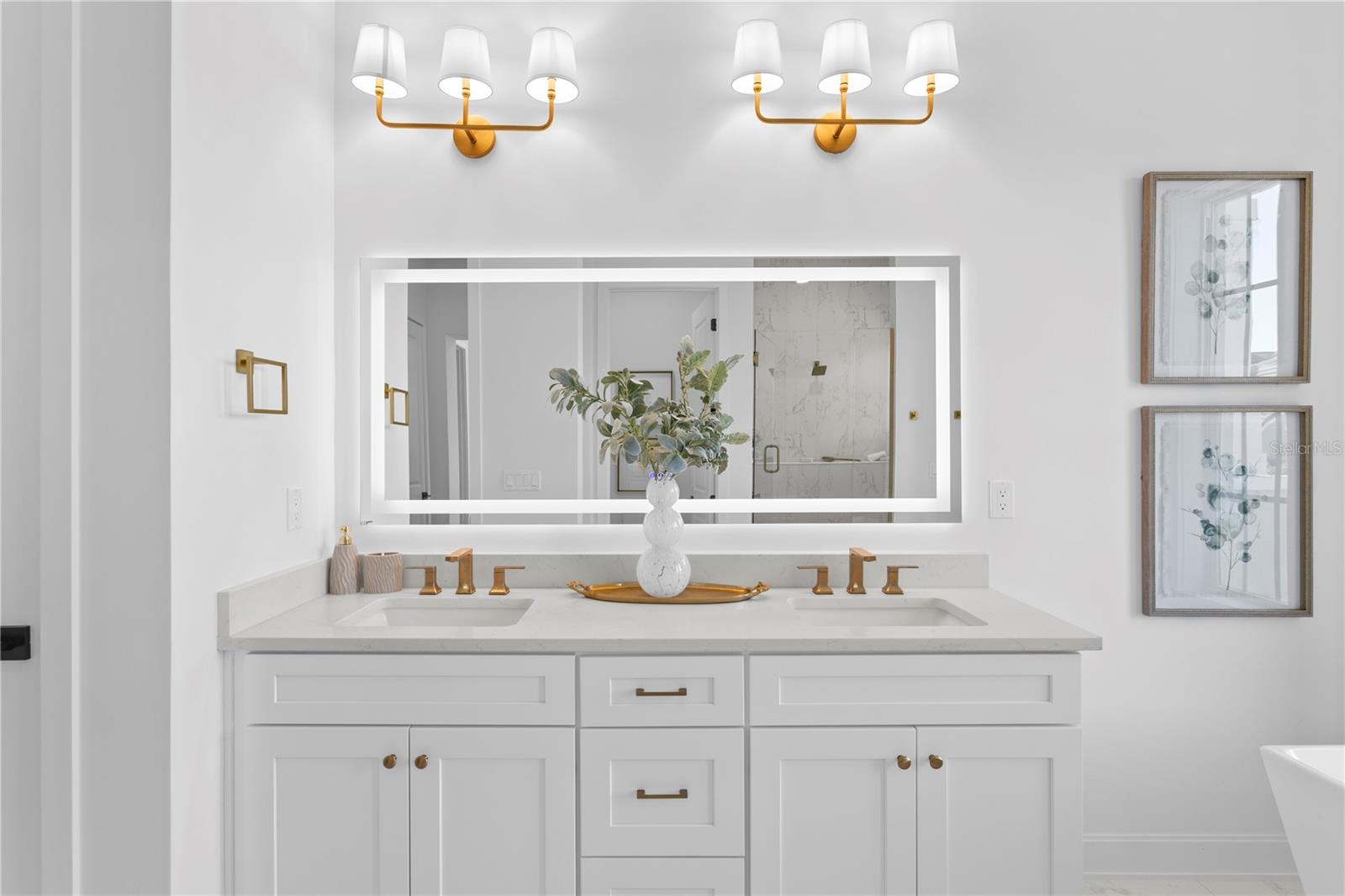 Image 33 of 60 For 450 Gilman Place N