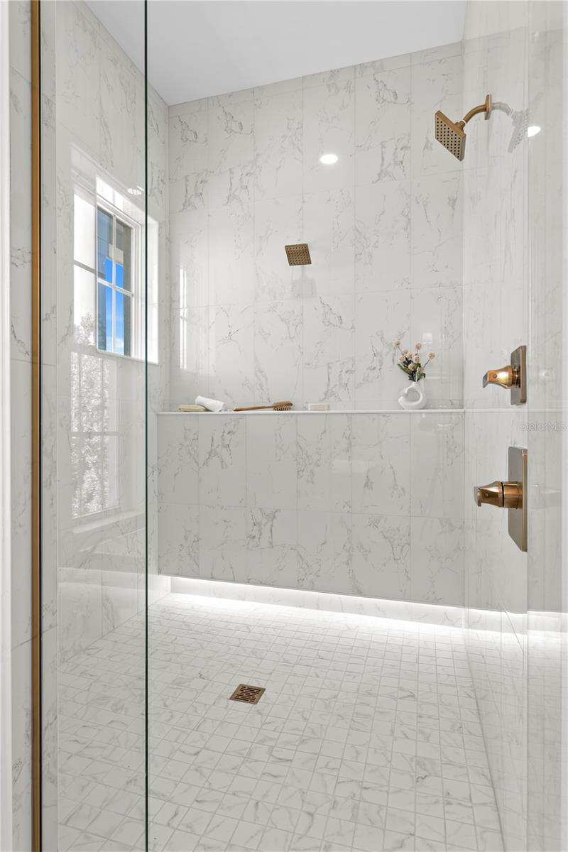 Image 35 of 60 For 450 Gilman Place N