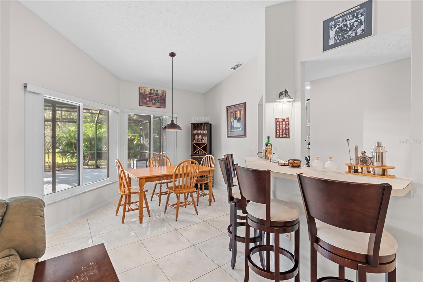 Image 12 of 51 For 948 Lucas Lane