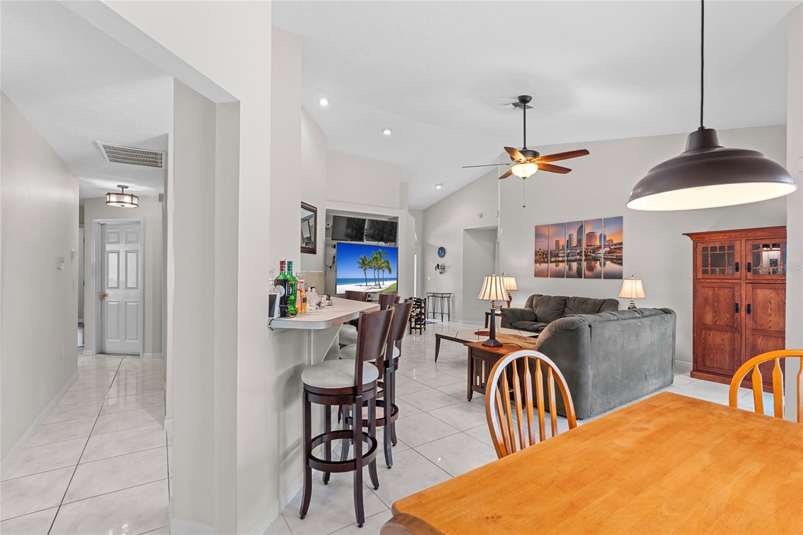 Image 13 of 51 For 948 Lucas Lane