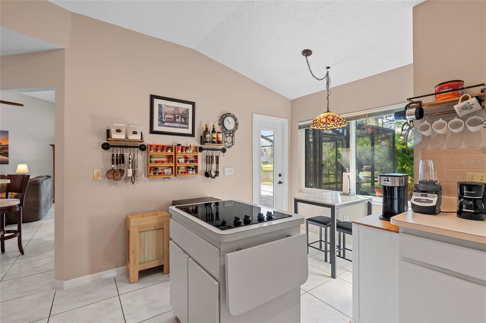 Image 15 of 51 For 948 Lucas Lane