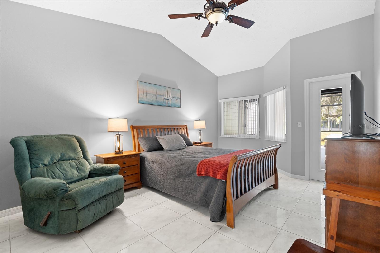 Image 20 of 51 For 948 Lucas Lane