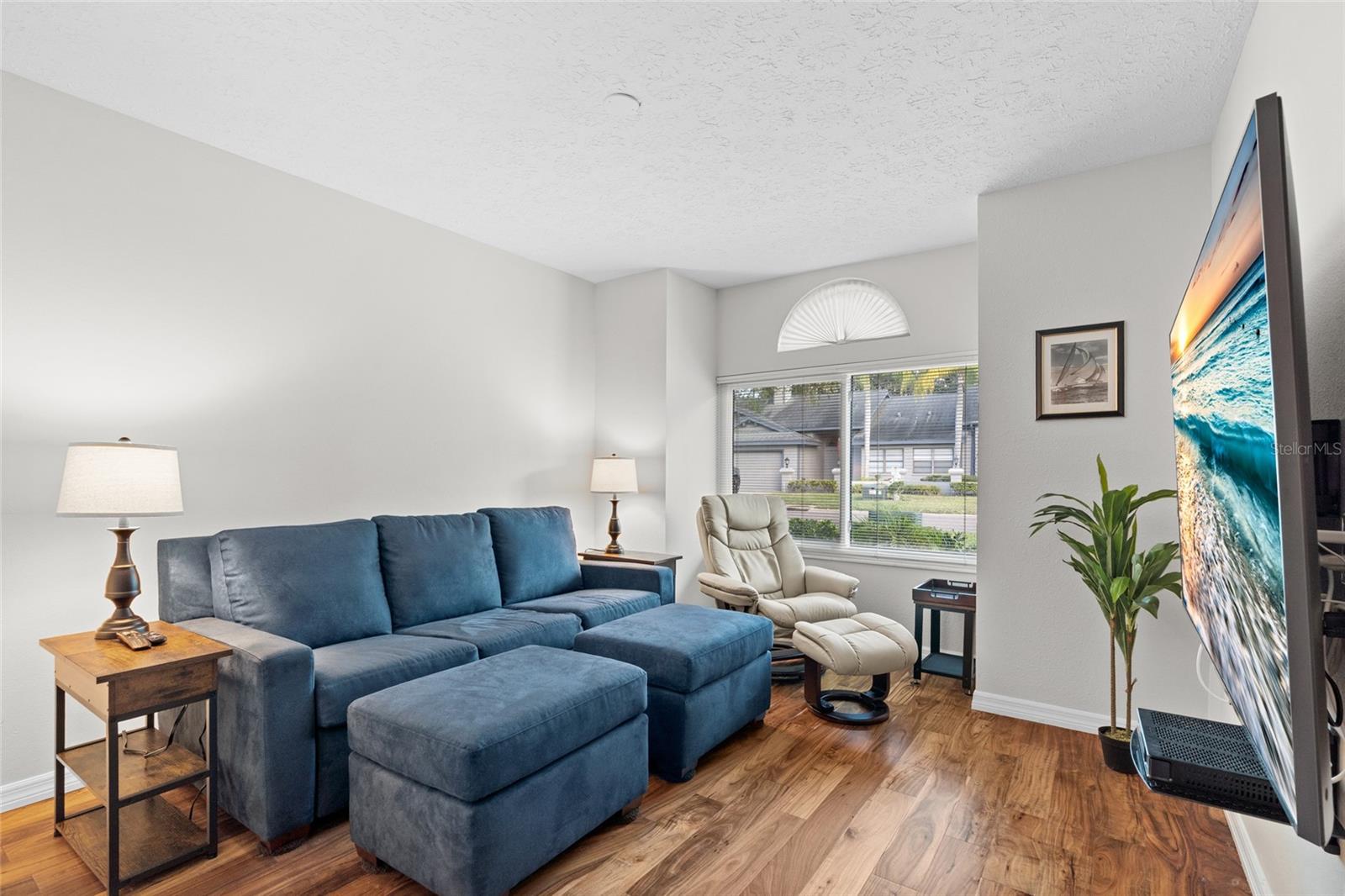 Image 25 of 51 For 948 Lucas Lane