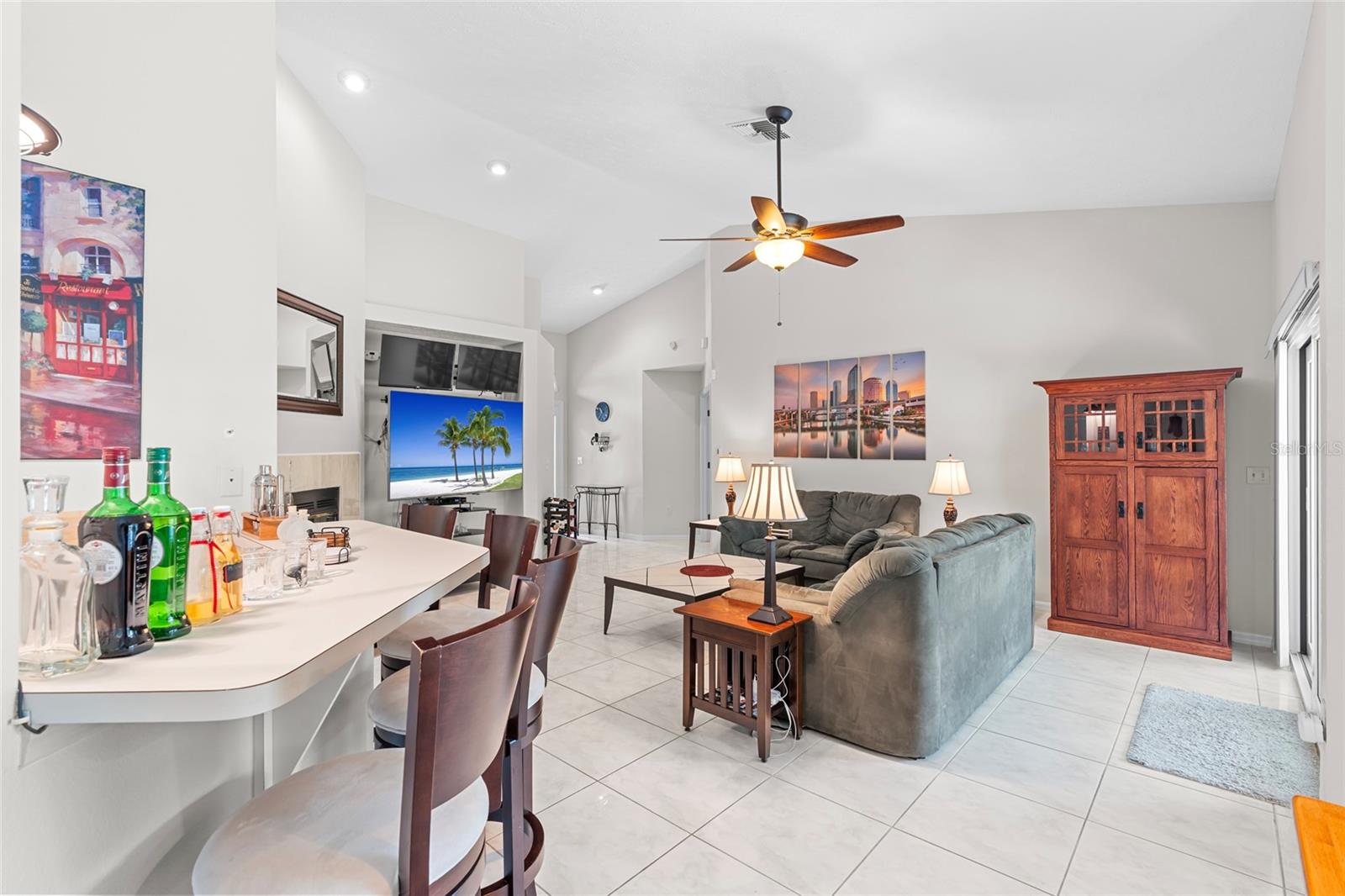 Image 9 of 51 For 948 Lucas Lane