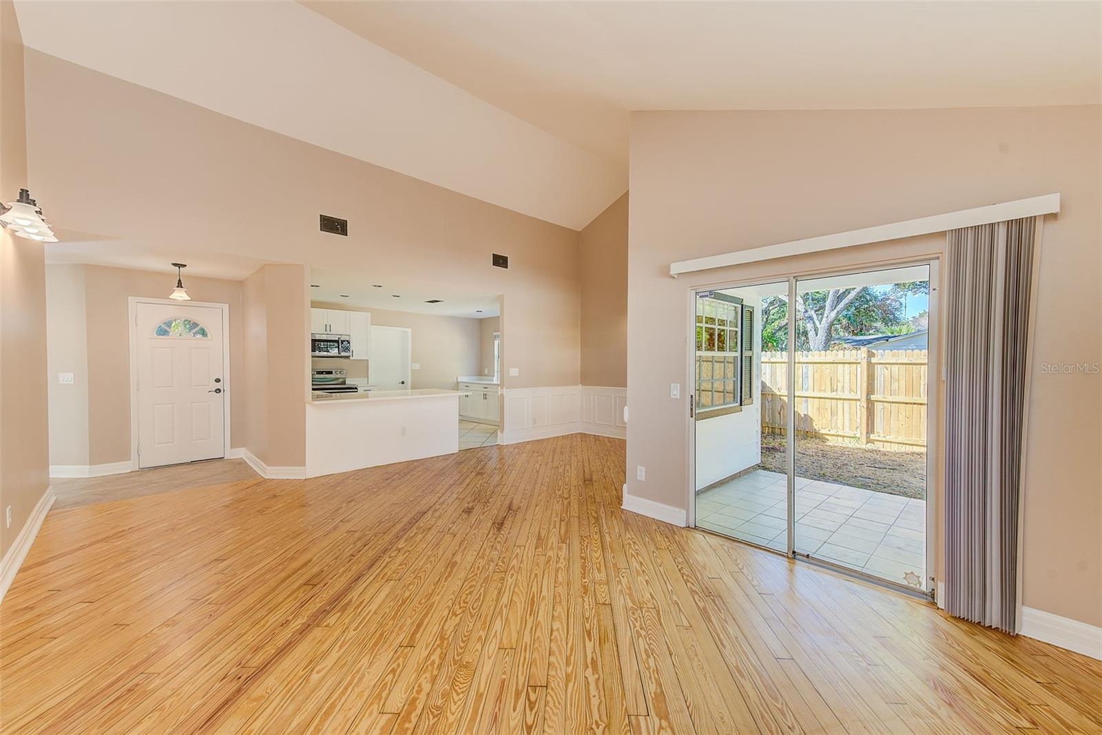 Image 5 of 26 For 4607 Loughman Street