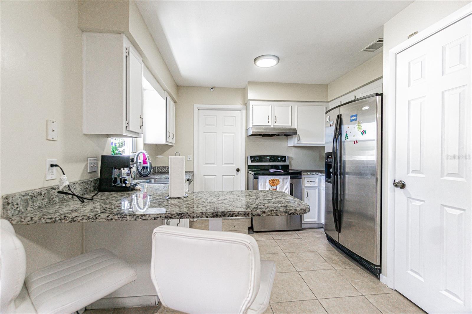 Image 11 of 27 For 925 Park Street