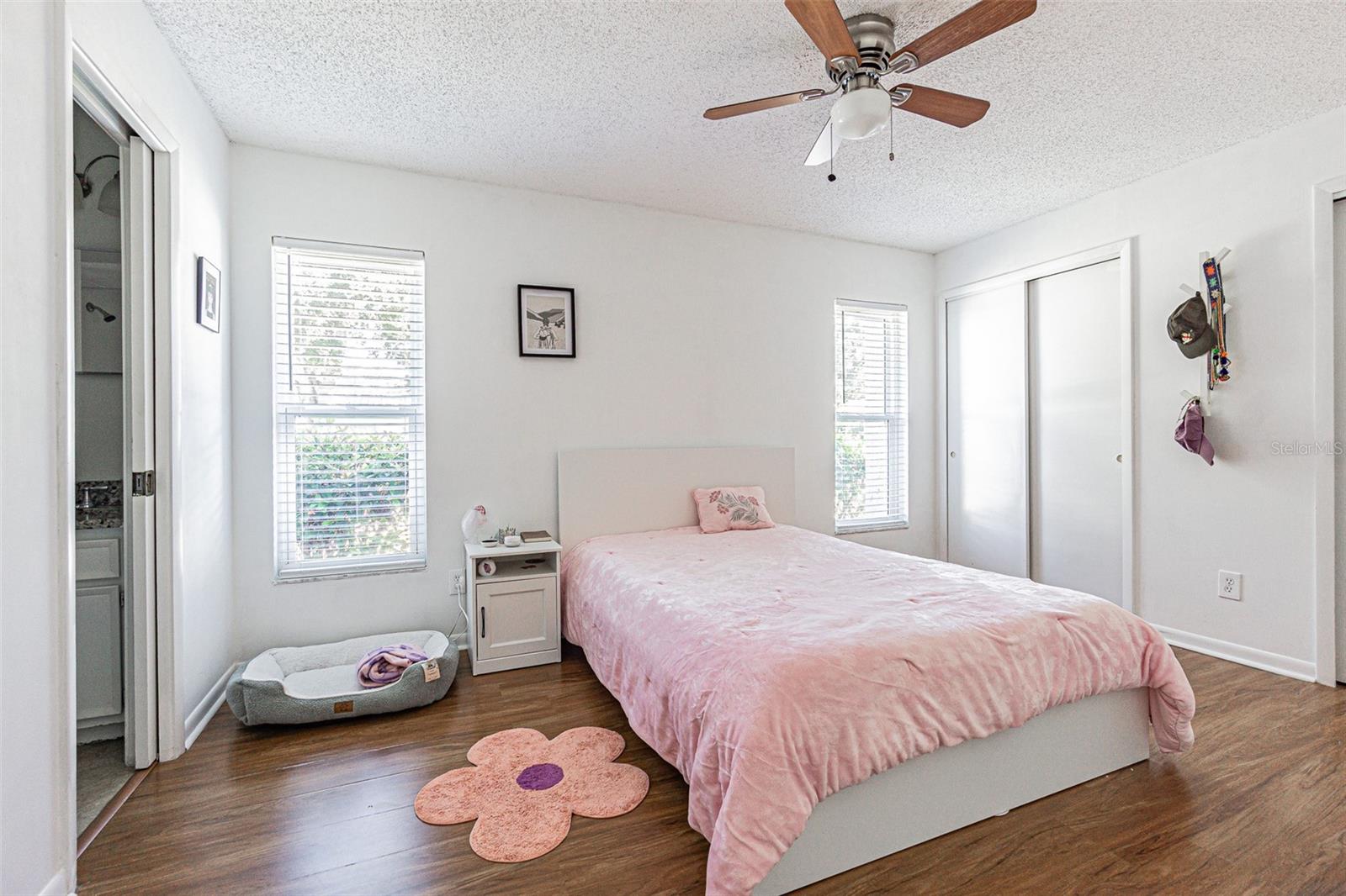 Image 16 of 27 For 925 Park Street