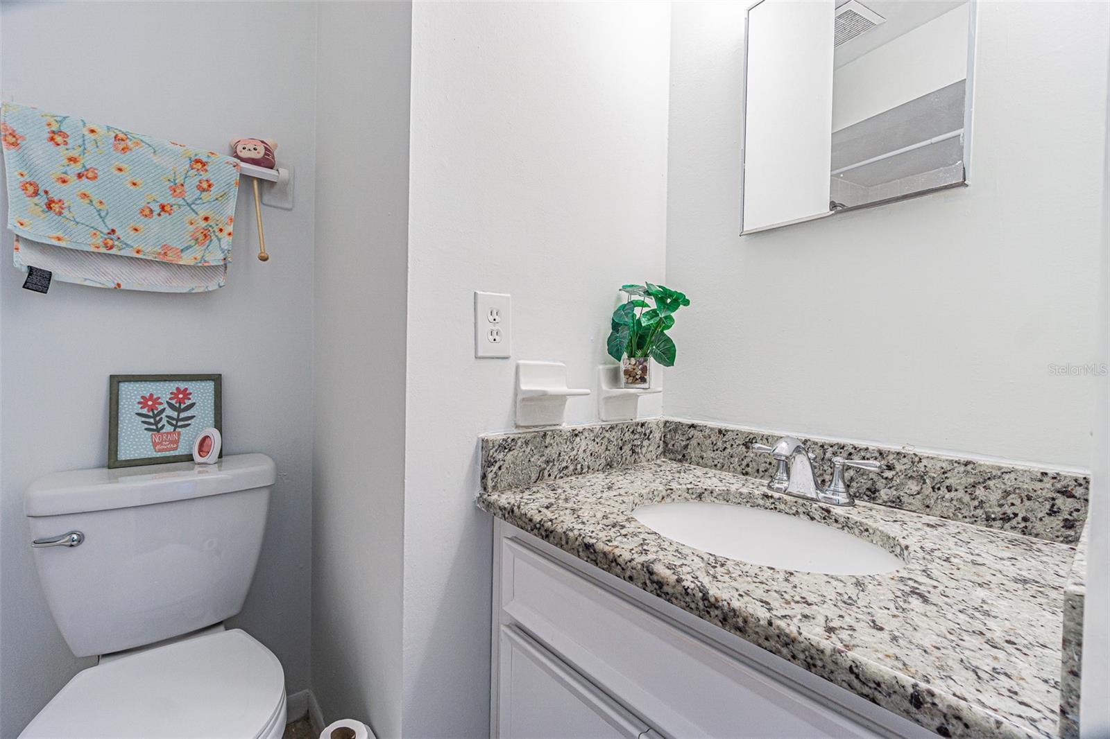 Image 18 of 27 For 925 Park Street