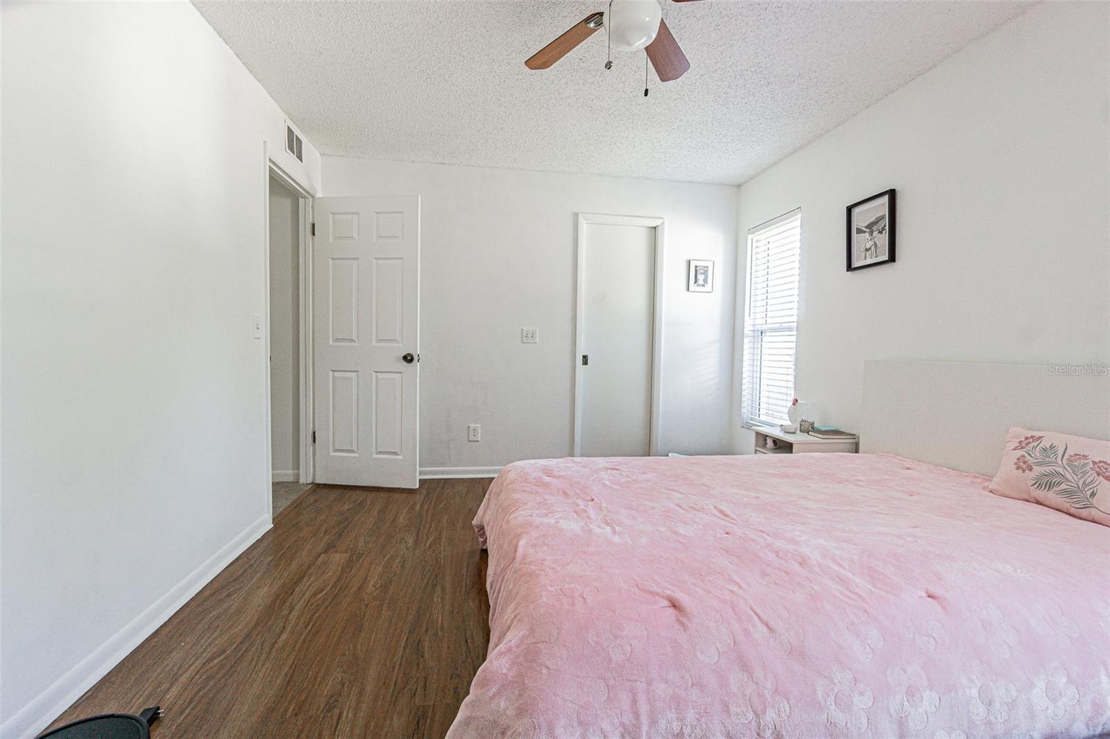 Image 19 of 27 For 925 Park Street