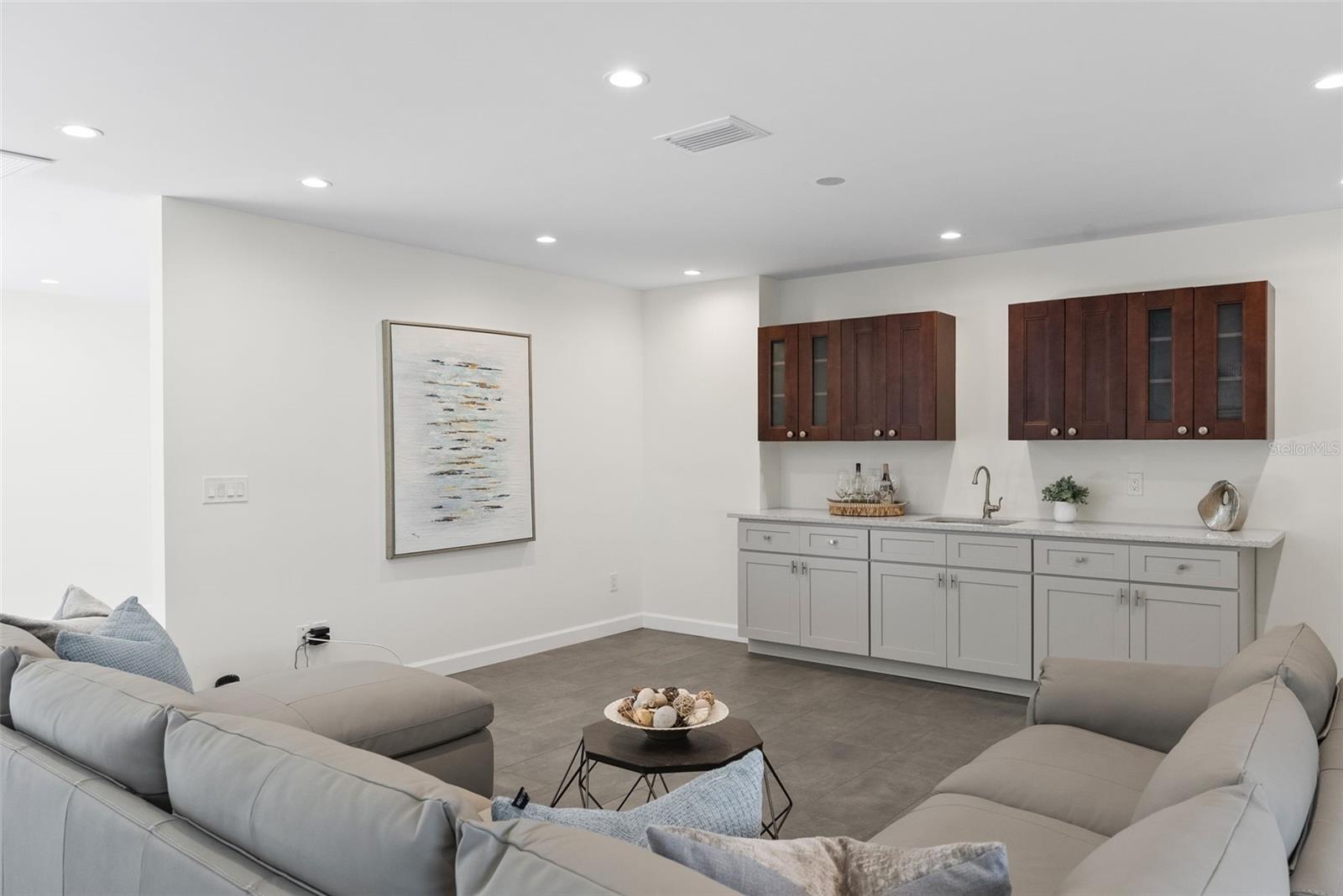 Image 21 of 72 For 5173 Horseshoe Place