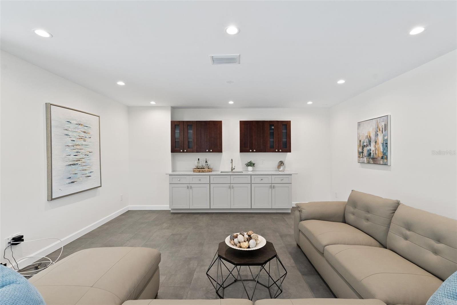 Image 22 of 72 For 5173 Horseshoe Place