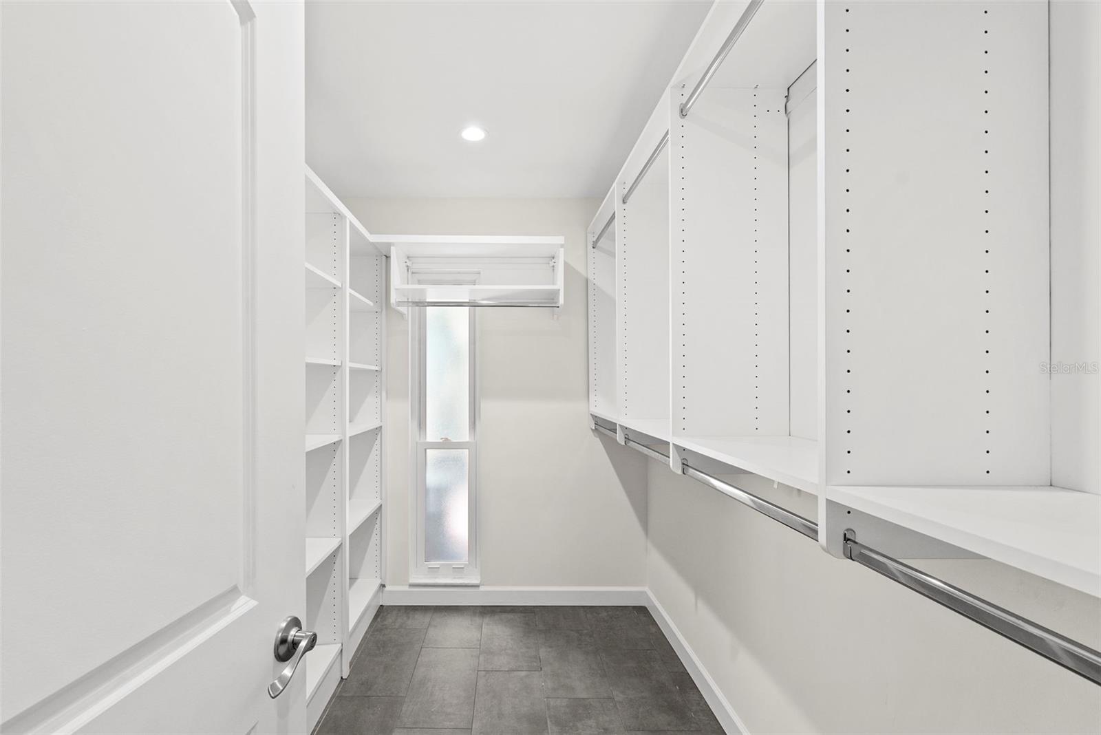 Image 28 of 72 For 5173 Horseshoe Place