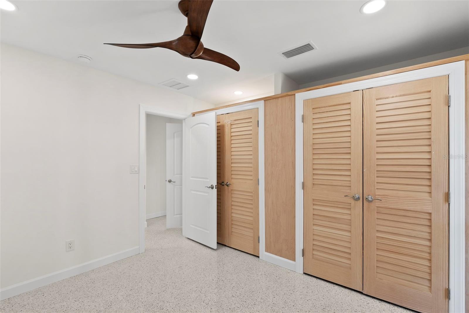 Image 41 of 72 For 5173 Horseshoe Place