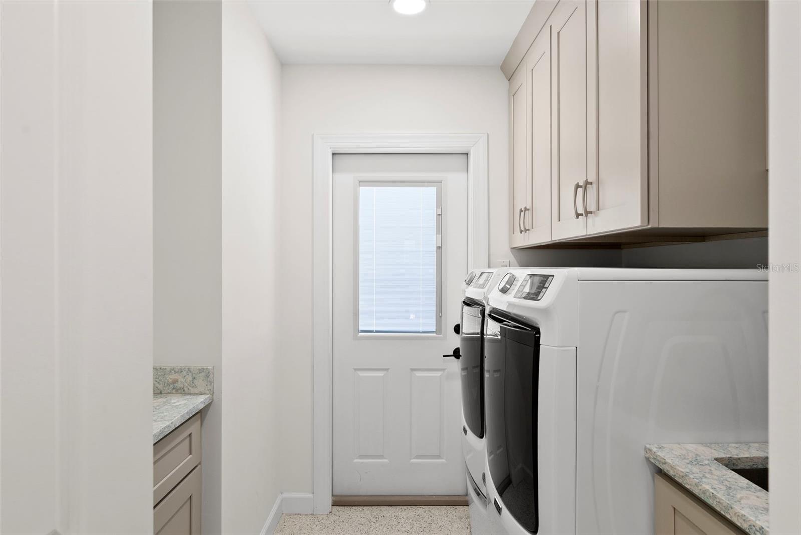 Image 42 of 72 For 5173 Horseshoe Place