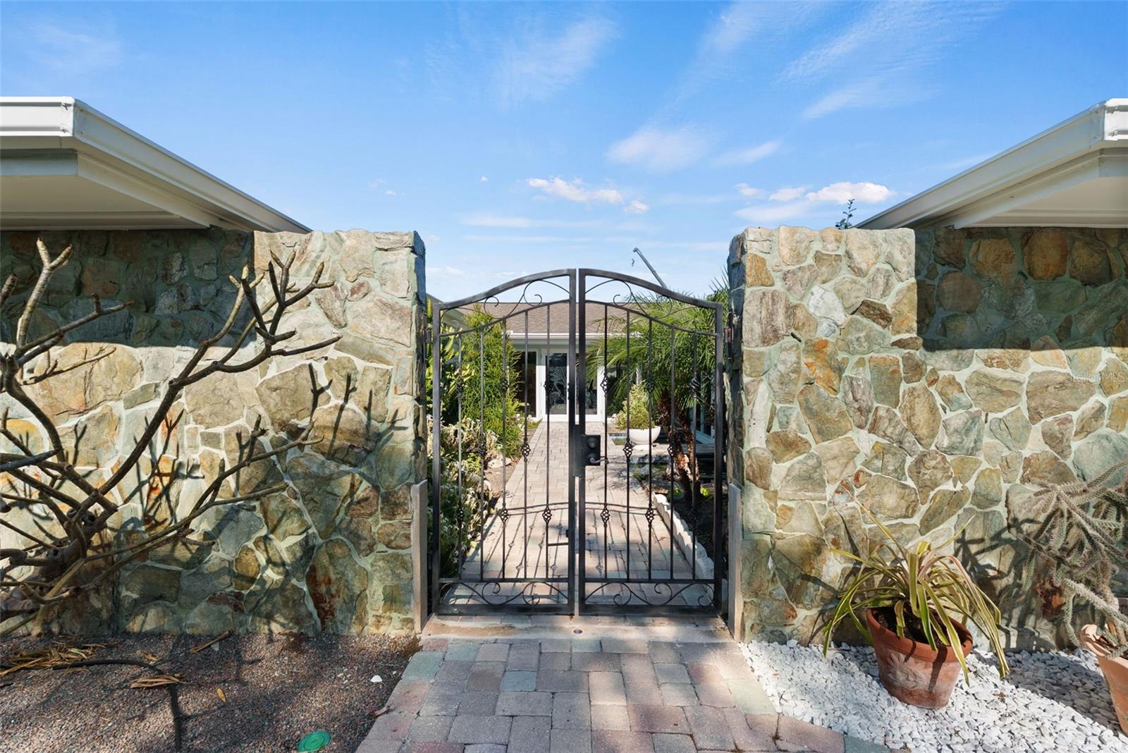 Image 7 of 72 For 5173 Horseshoe Place