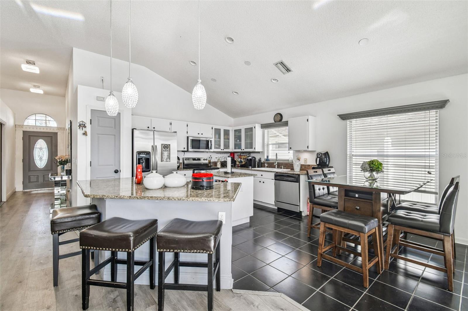 Image 16 of 59 For 6906 Mirror Lake Avenue