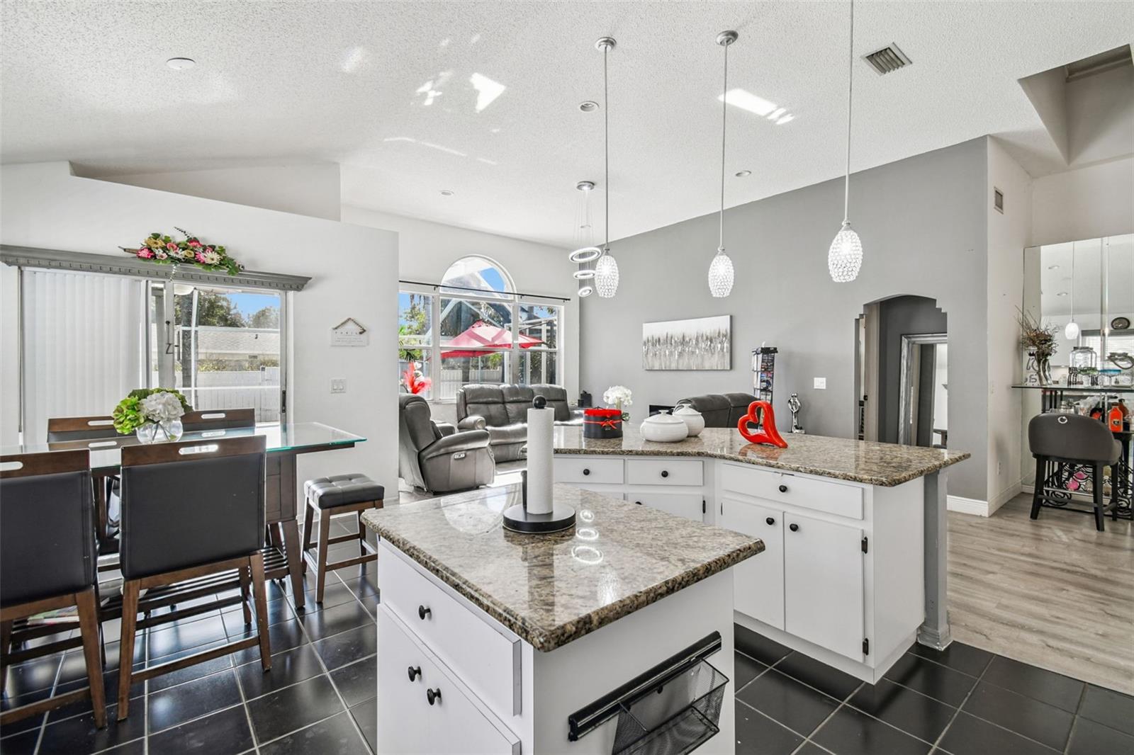 Image 19 of 59 For 6906 Mirror Lake Avenue