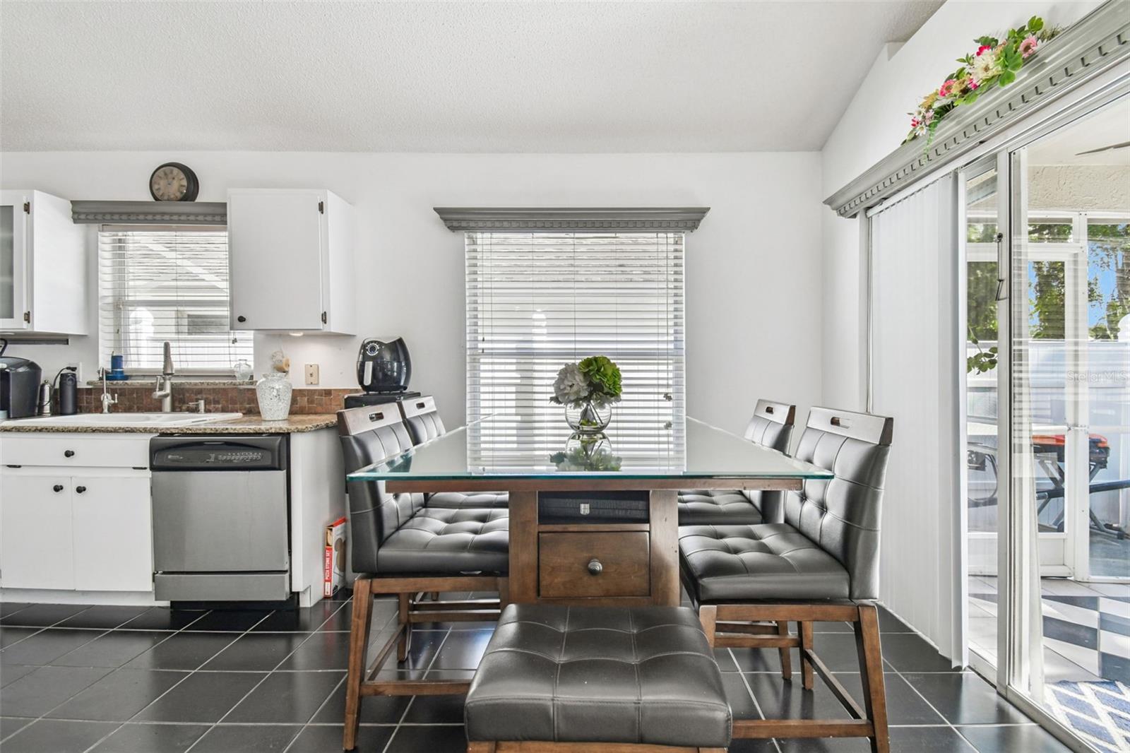 Image 21 of 59 For 6906 Mirror Lake Avenue