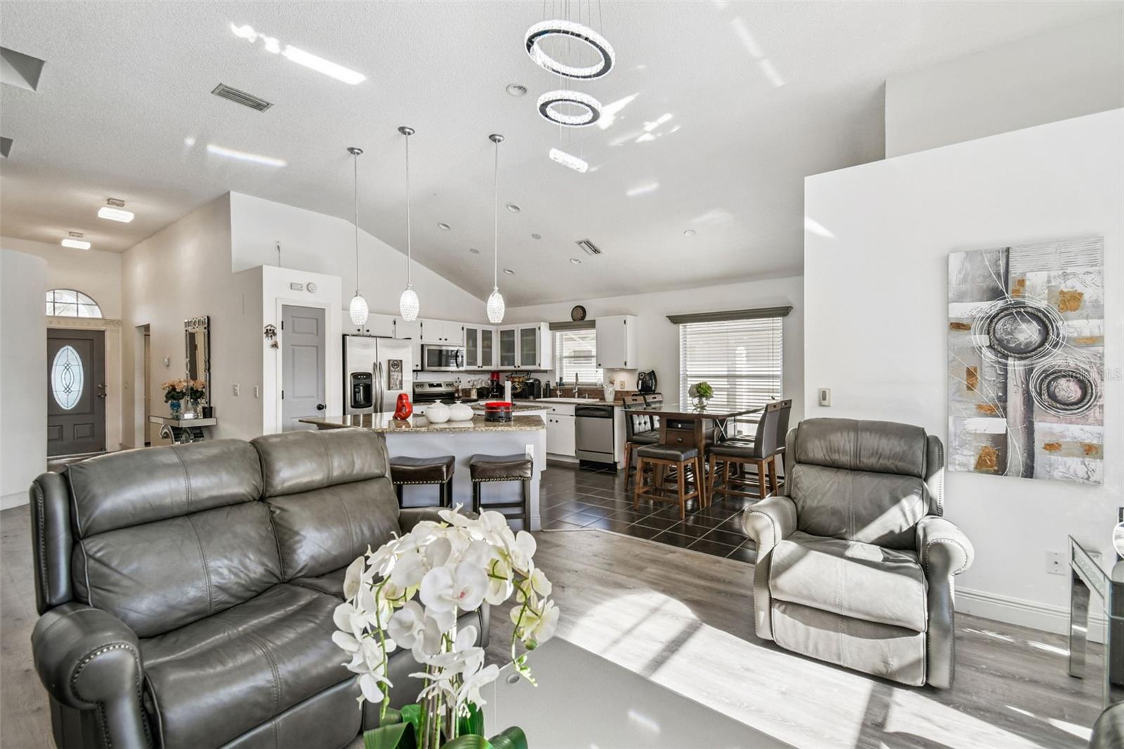 Image 22 of 59 For 6906 Mirror Lake Avenue