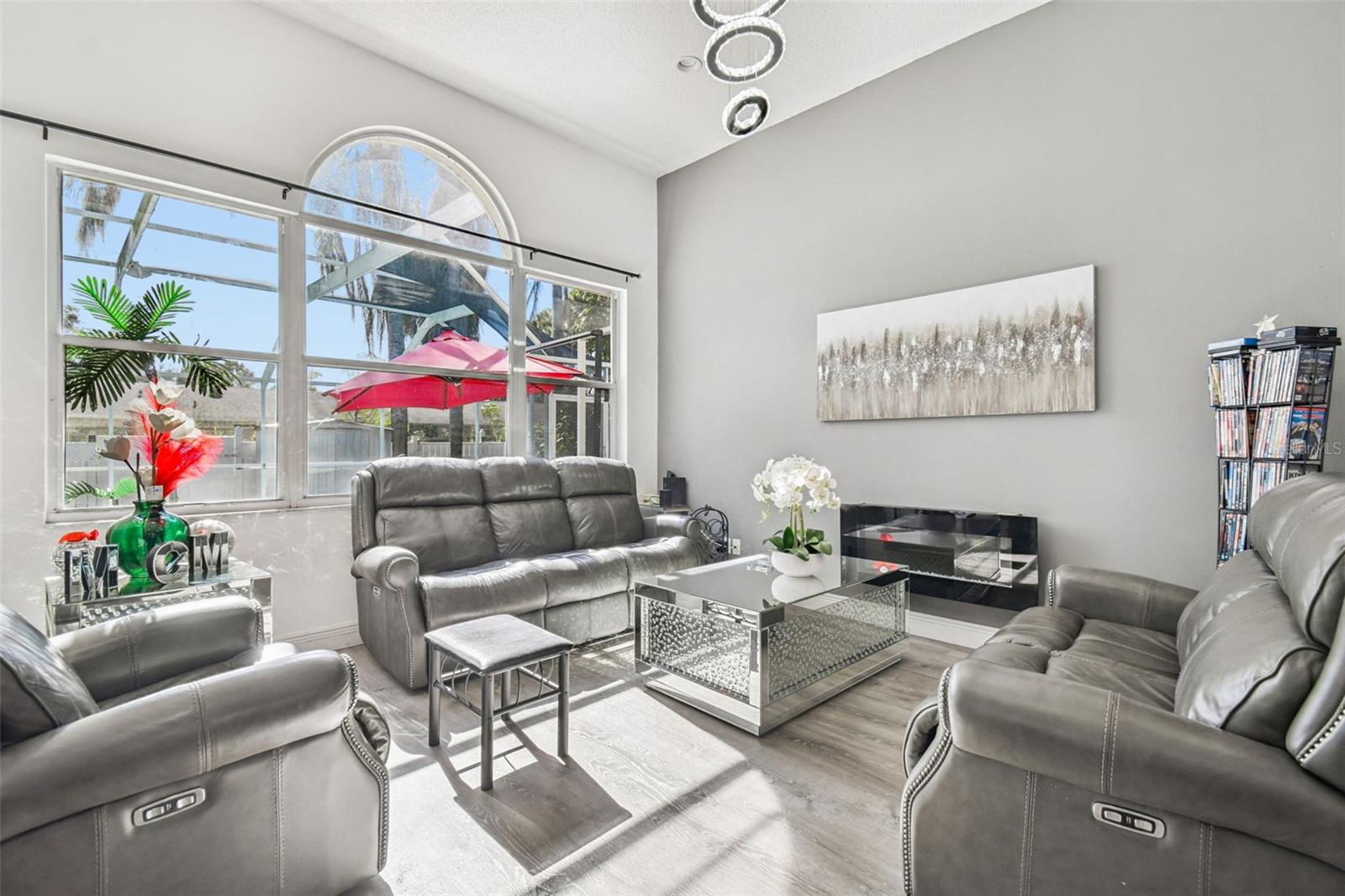 Image 24 of 59 For 6906 Mirror Lake Avenue