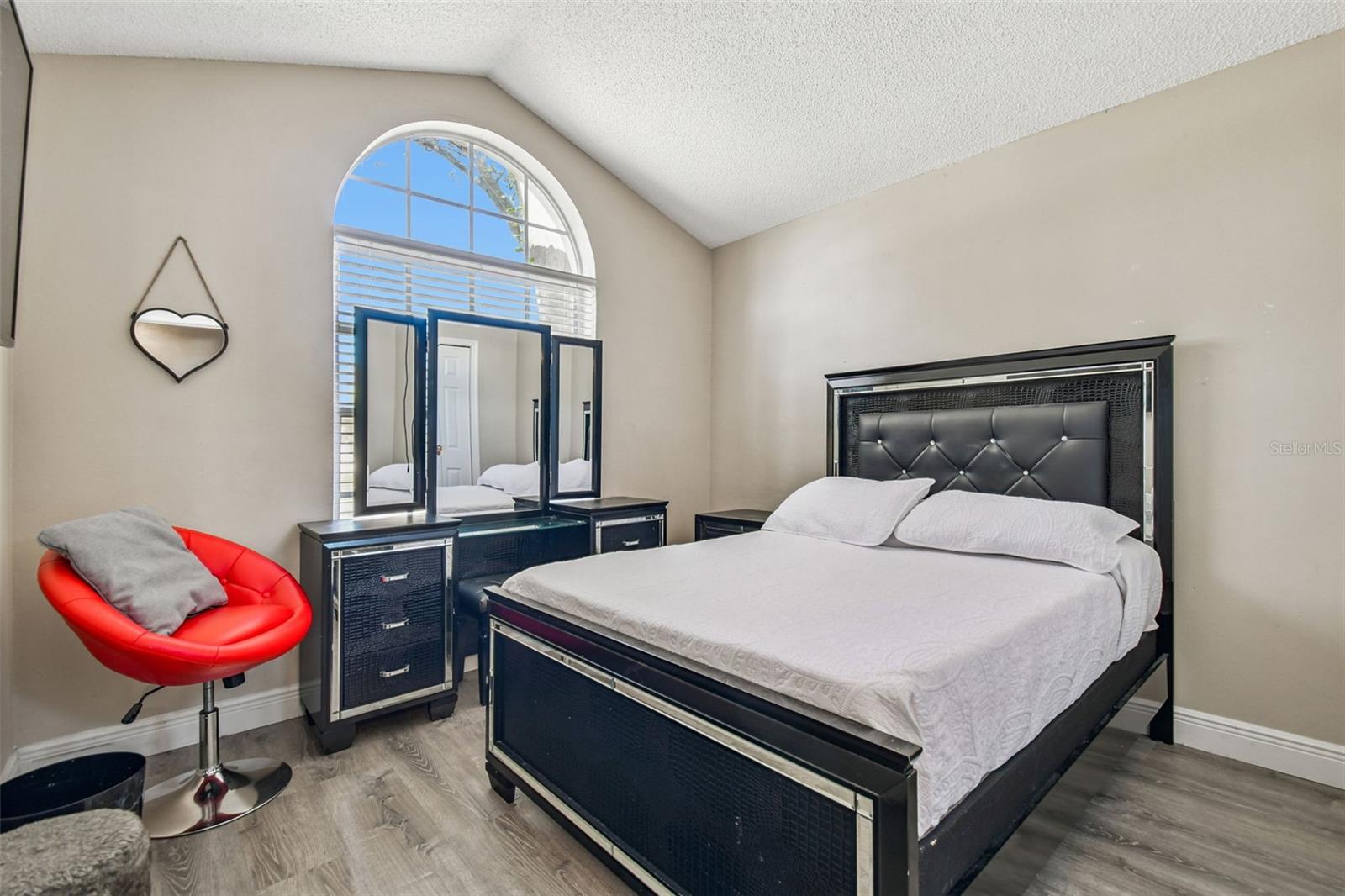 Image 25 of 59 For 6906 Mirror Lake Avenue