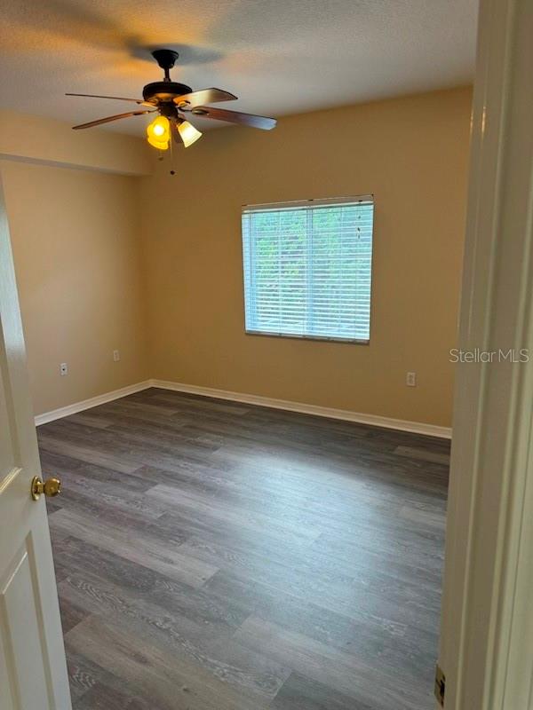 Image 24 of 36 For 9529 Newdale Way 102