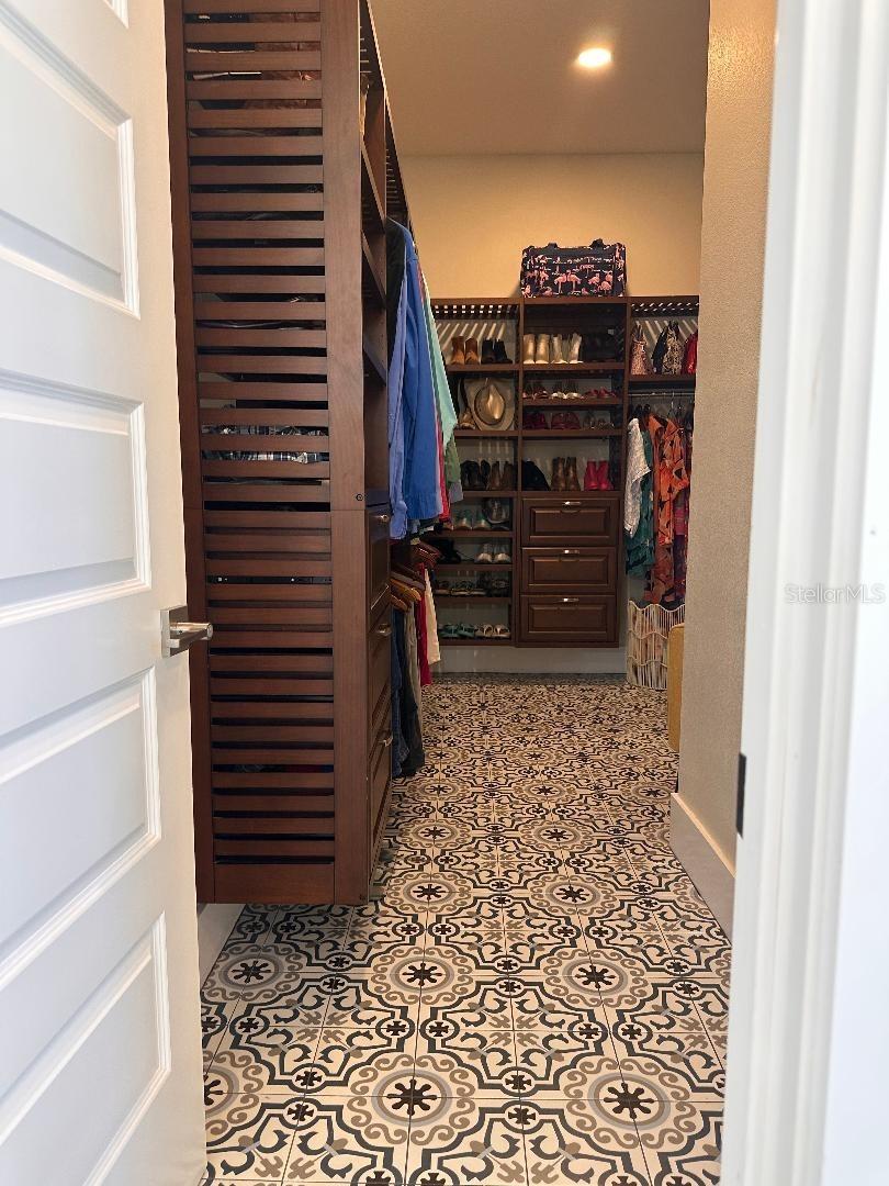 Image 18 of 56 For 400 Adams View Lane