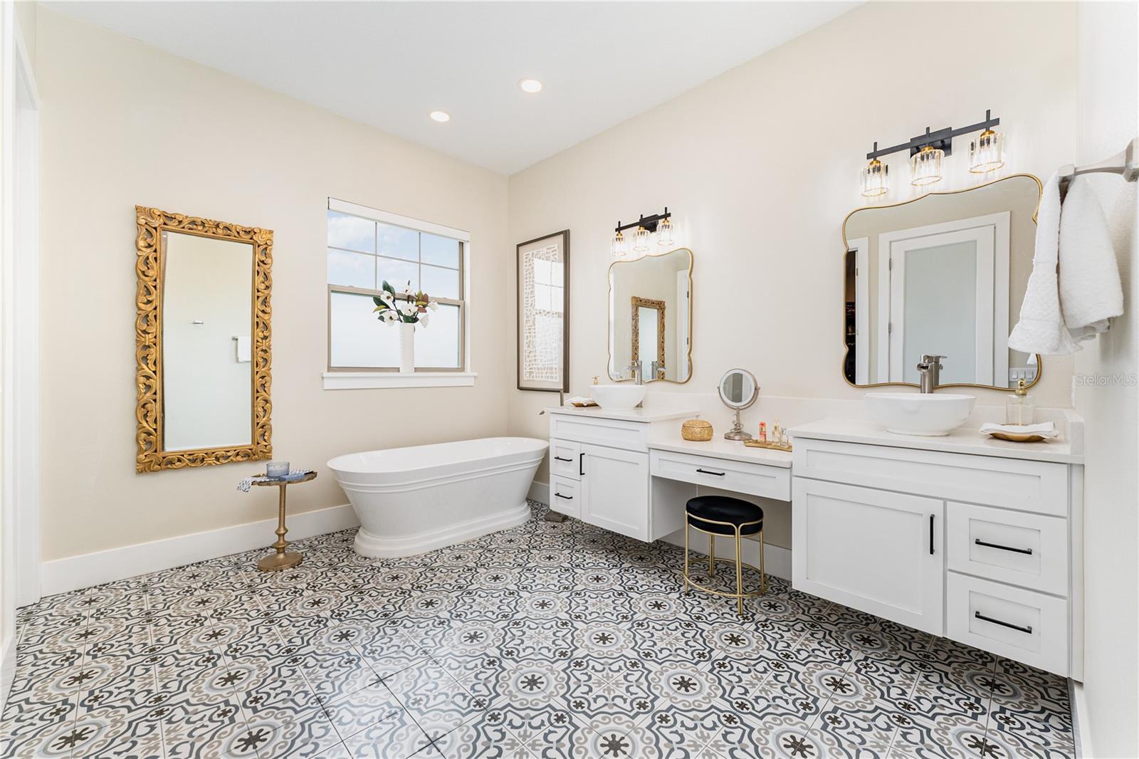 Image 19 of 56 For 400 Adams View Lane