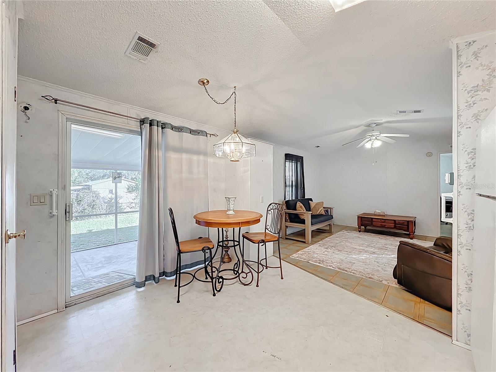 Image 10 of 35 For 35819 Shelley Drive