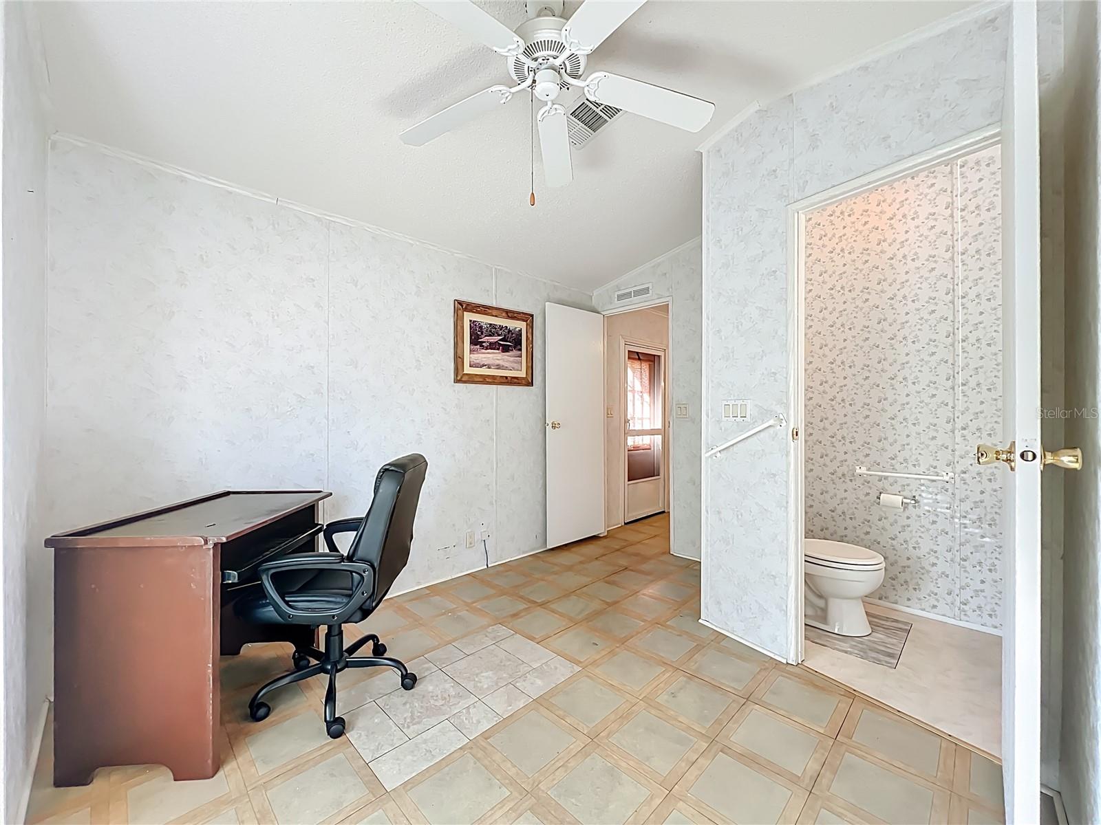 Image 16 of 35 For 35819 Shelley Drive