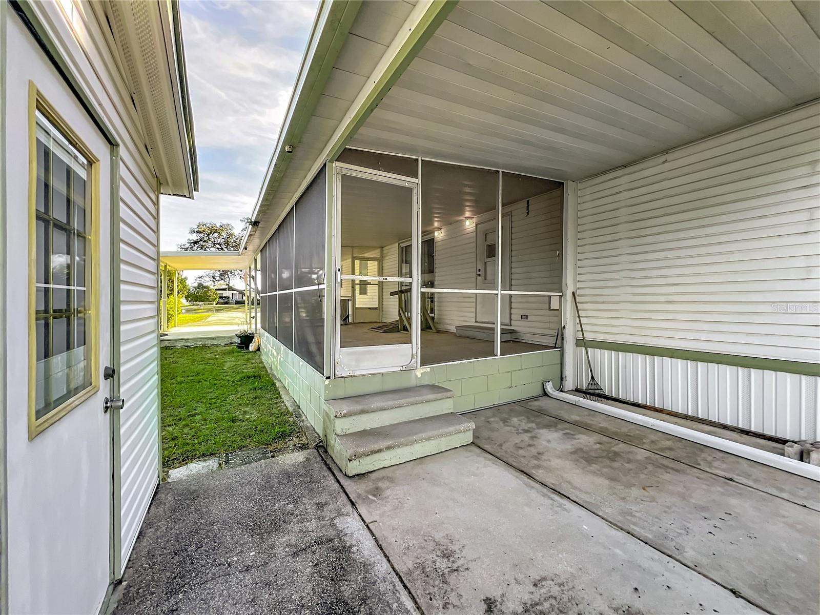 Image 22 of 35 For 35819 Shelley Drive