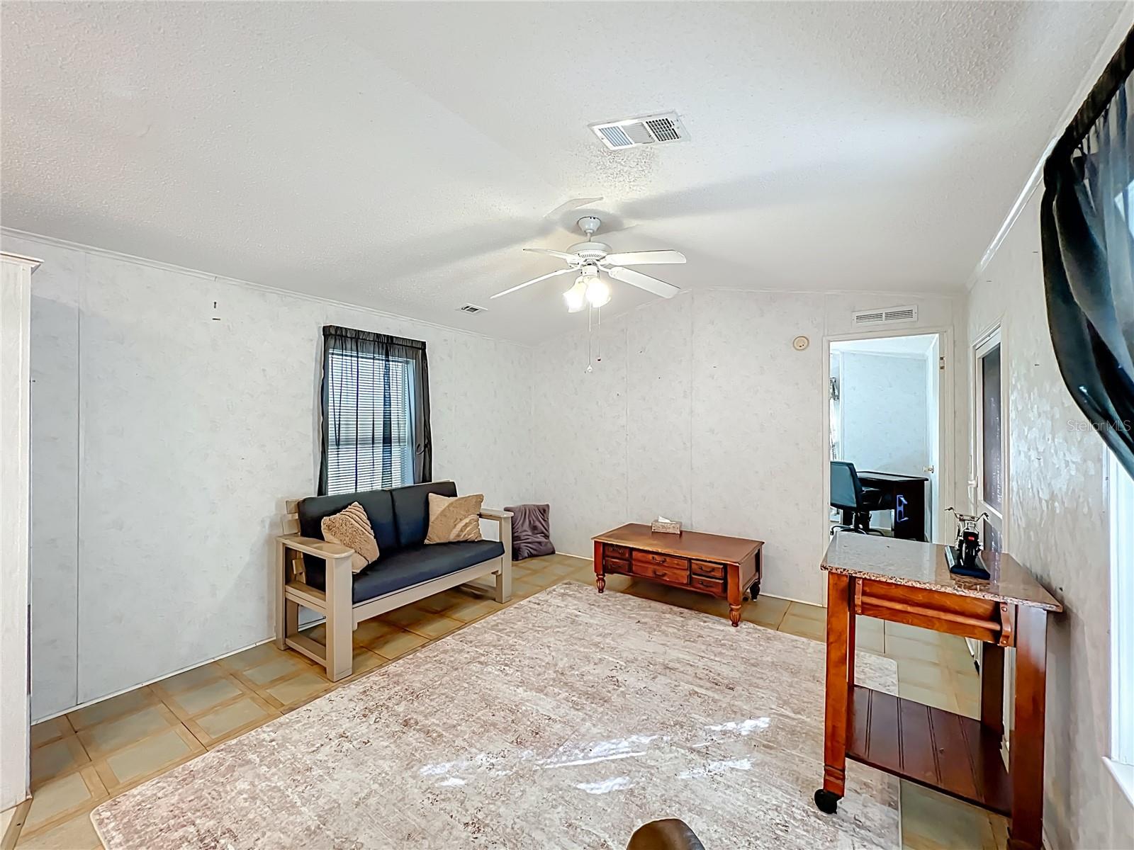 Image 7 of 35 For 35819 Shelley Drive