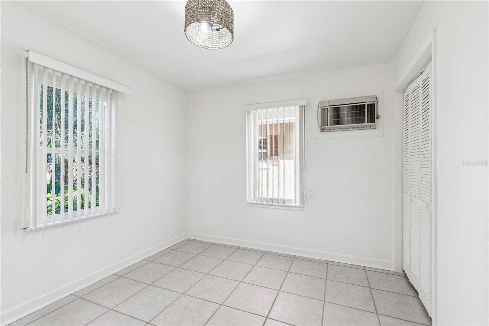 Image 22 of 45 For 5819 27th Avenue S