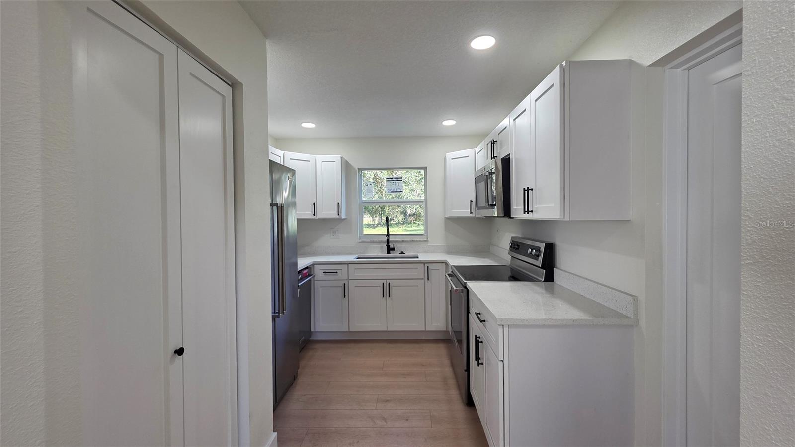 Image 33 of 70 For 14646 15th Street