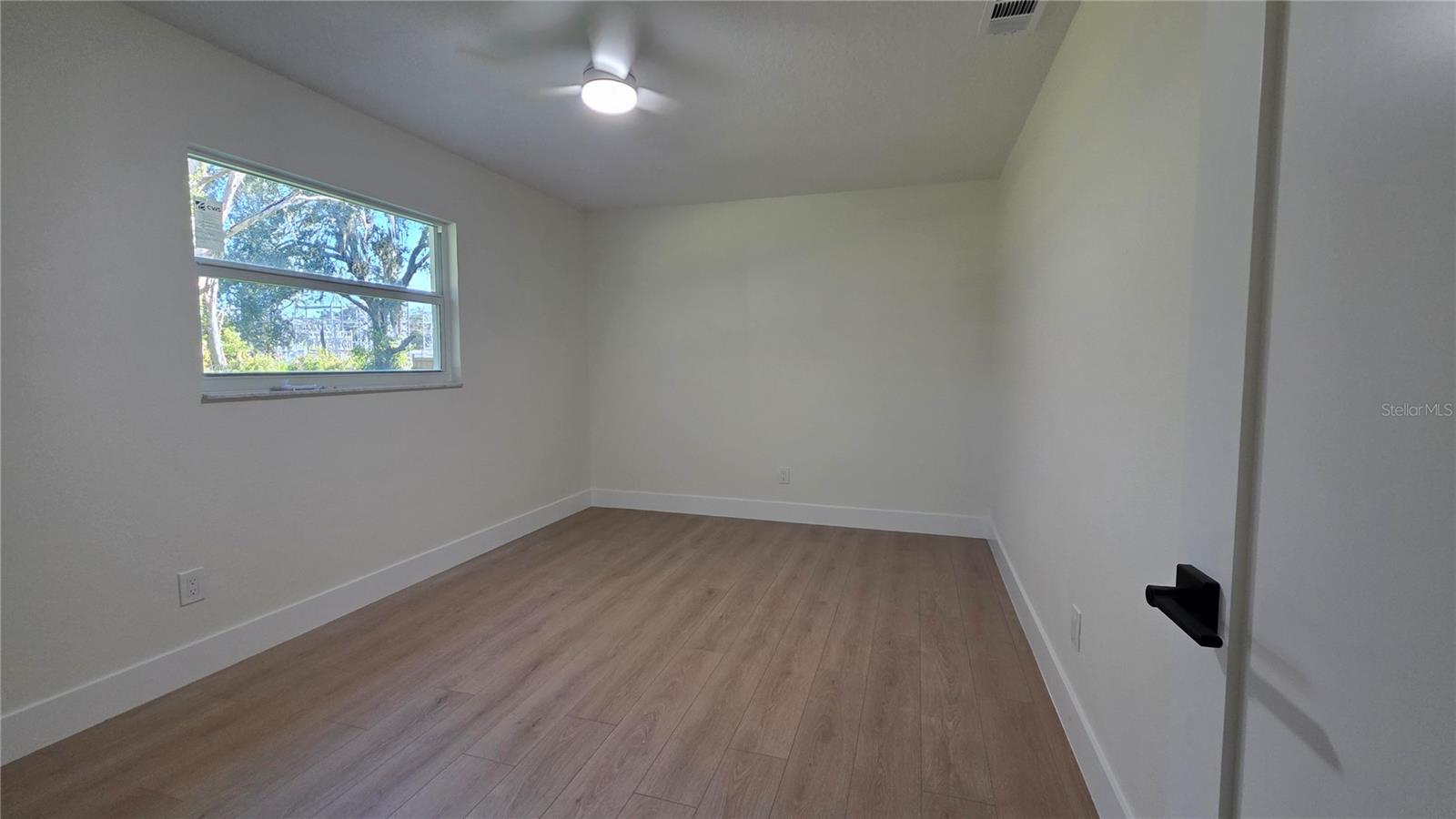 Image 41 of 70 For 14646 15th Street