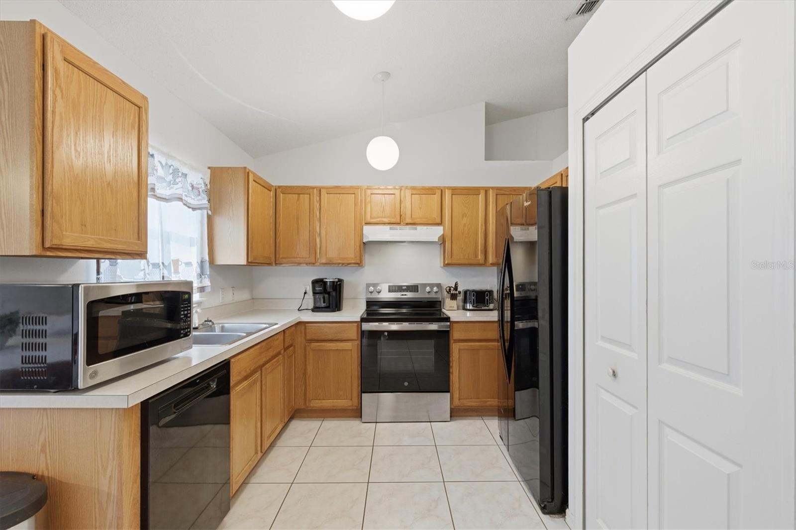 Image 21 of 38 For 7172 Toledo Road