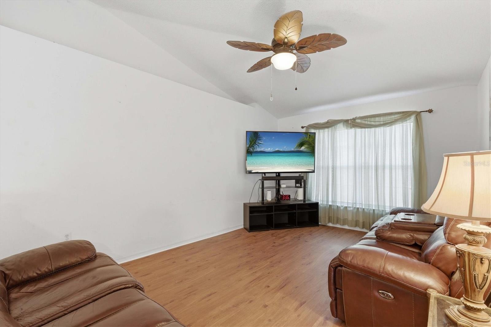 Image 24 of 38 For 7172 Toledo Road