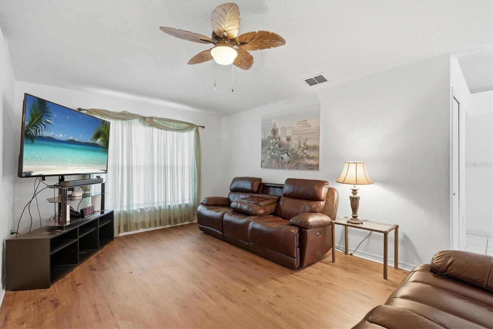 Image 5 of 38 For 7172 Toledo Road