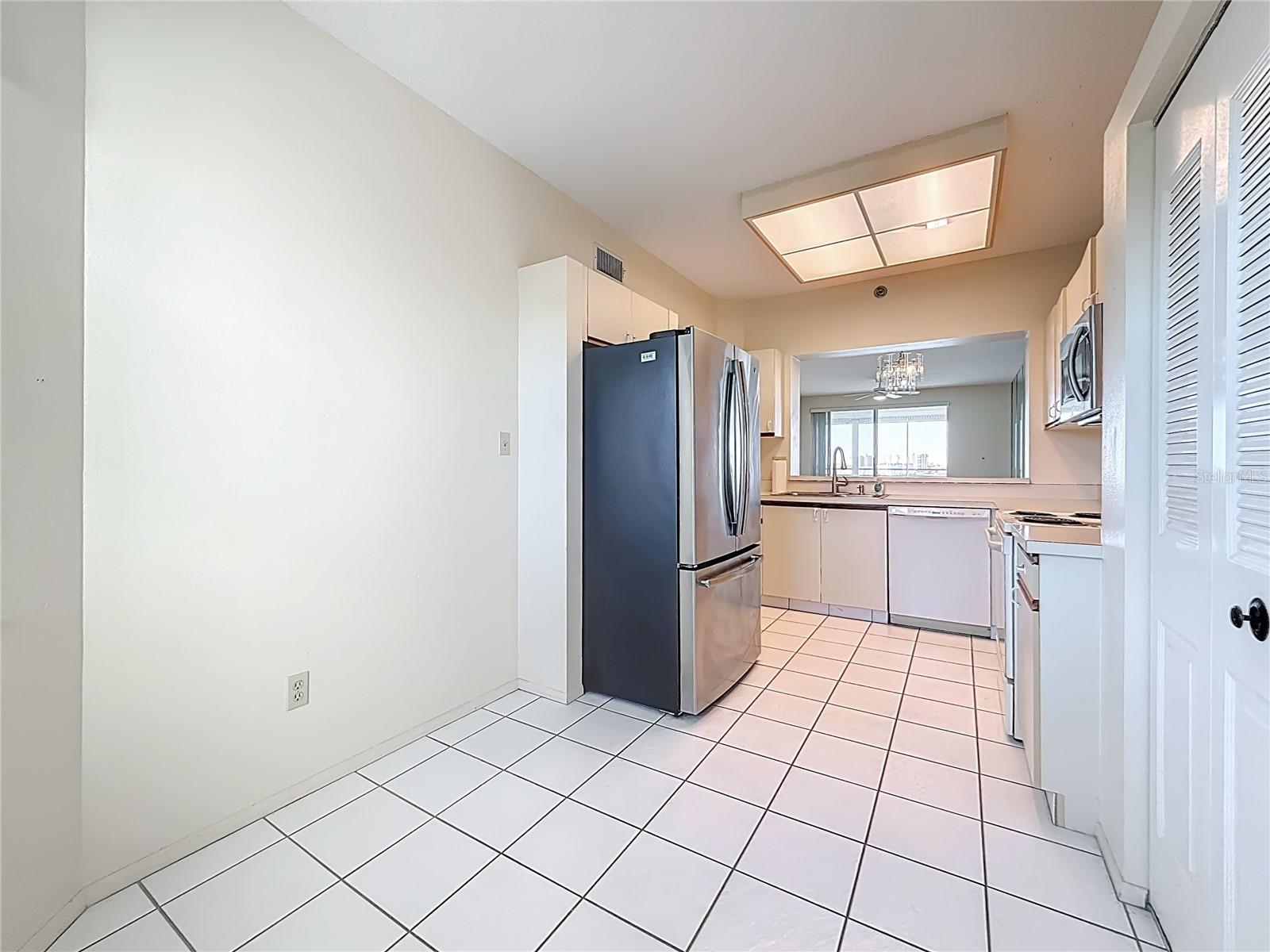 Image 16 of 97 For 7932 Sailboat Key Boulevard S 603