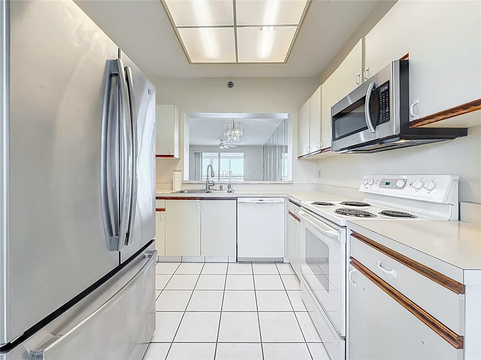 Image 18 of 97 For 7932 Sailboat Key Boulevard S 603