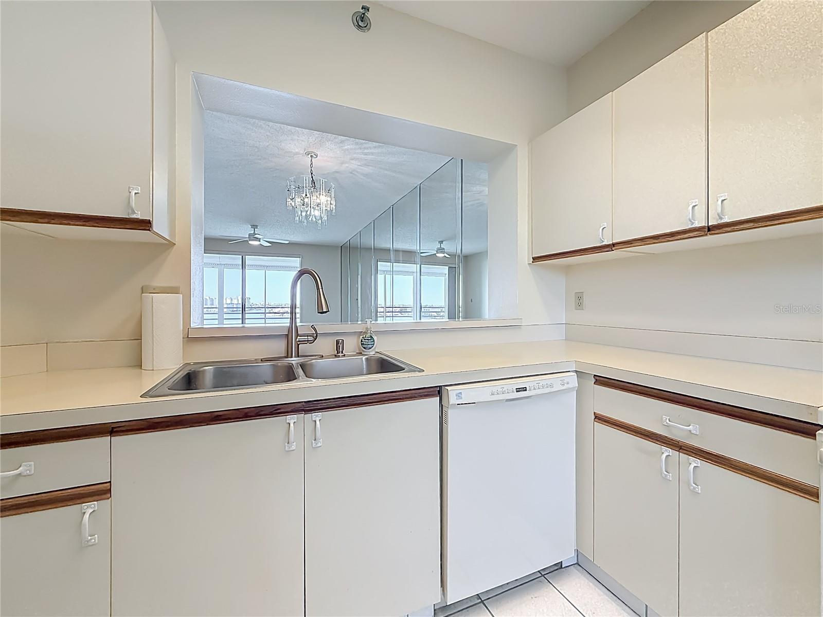 Image 20 of 97 For 7932 Sailboat Key Boulevard S 603